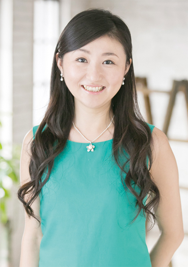 代表 行政書士 築山祐子
